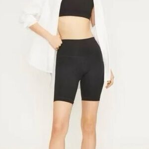 Everlane ReNew Women's Black 8 Inch Bike Shorts Medium